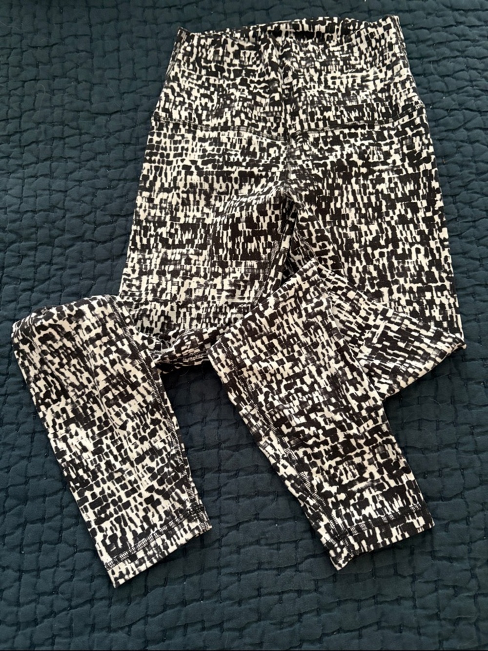 lululemon athletica Align 25 in Black & gray (light) Leggings (XS / Lulu size 4)